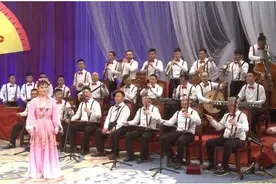 赵家班神仙阵容合体表演怎么回事？现场图曝光宋小宝表情太抢镜了图片