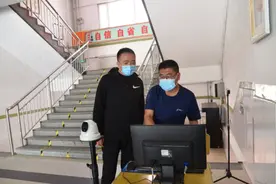 又一波“毕业班”开学 县委书记霍春利为大家“探校”图片