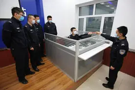 瞄准实战练兵 提高岗位技能图片