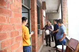 七旬老人拿到房屋补偿款拒搬出 法官屡遭拒绝屡次调解终促履行图片