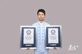 34.8秒！用双节棍开10个瓶盖图片