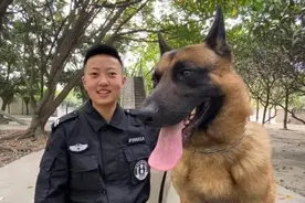 我有真功夫！成都警花热血“遛狗”图片