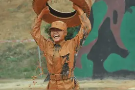 女兵廖华清，好一朵特战“霸王花”图片