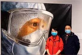 以她为原型的油画火了，贵州援鄂护士长飞上海，看见油画的她泪流满面图片