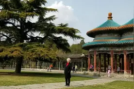 最爱的她｜母亲是x（外一首）图片
