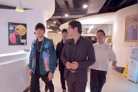 《周游记》周杰伦与郎朗默契合作四手联弹图片