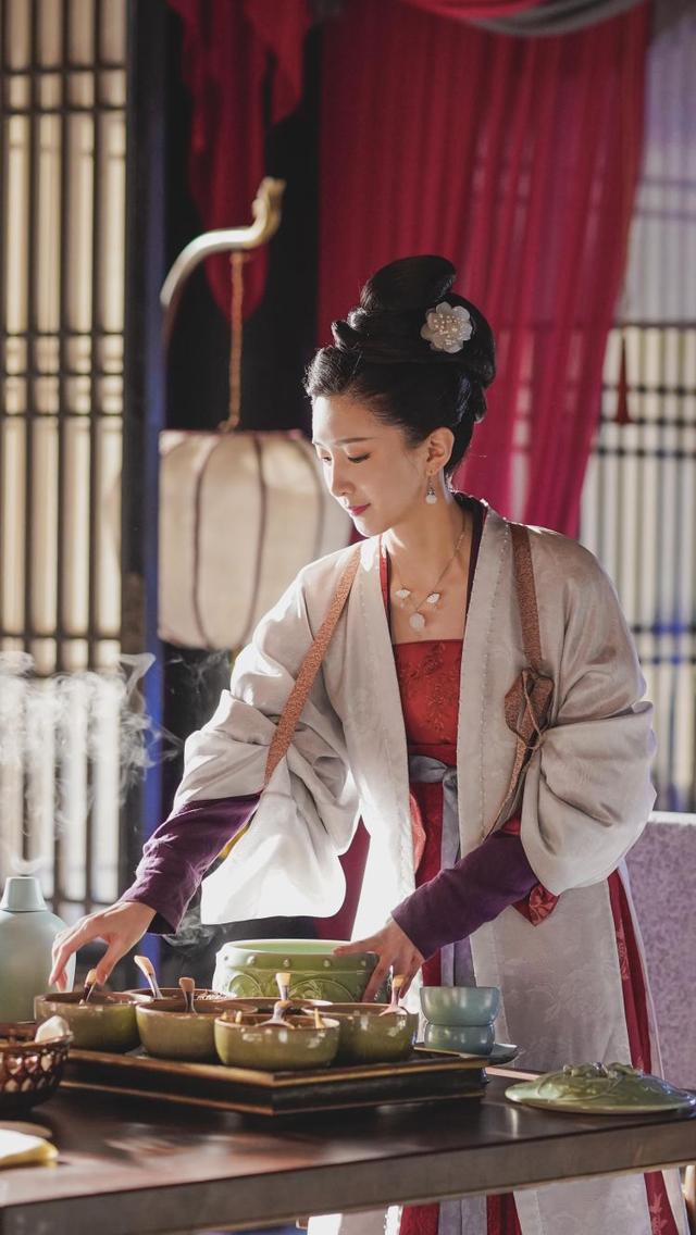 用现代思维实力演绎《清平乐》里的“曹丹姝”专访江疏影：“后宫101”皇后可以C位出道