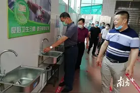 增强纪律意识，守牢校园防疫阵地！梅州兴宁纪委监委开展复学复课防疫检查图片