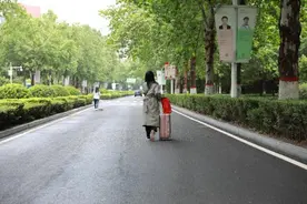 返校复学第一天！郑大欢迎你“回家”图片