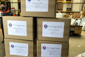 全球战疫·连线｜在英华人：选择不回国，因为想帮助更多人图片