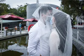 如何用英语描述一段恋情的开始和结束？图片