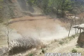 热线｜延川一村道路面破烂不堪 车辆出行尘土飞扬图片