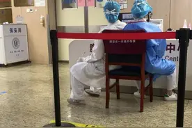万幸！杭州一女子从4楼不慎坠下，现已脱离生命危险图片
