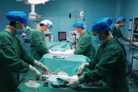 深圳15岁少女捐骨髓救母，献上特殊的母亲节礼物图片