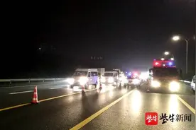 沪宁高速硕放至苏州北枢纽上海方向准点封闭图片