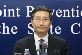 久盯屏幕需要“防蓝光”？北京同仁医院眼科主任：过度解读图片