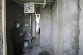 浦东灵山路一业主敲掉3处承重墙后用空心砖复原，楼上和城管有话要说……图片