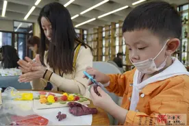 母亲节，靓妈宝贝DIY制作“亲子相框”图片