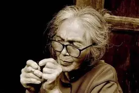 敬一丹朗诵：母亲是一种岁月，感动流泪……（献给天下母亲）图片