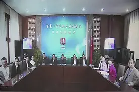 Xuo完鸭脖喝奶昔瘦身！蔡甸区长带货奥力给图片