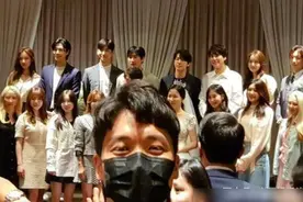 少女时代合体参加经纪人婚礼 少女时代参加婚礼合体照片最新图片