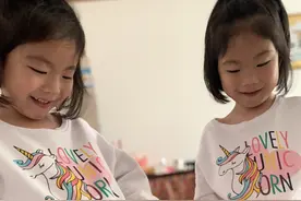 小朋友变“孕妈妈”，天心幼儿快乐行动感动母亲图片