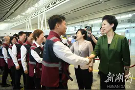 为全球抗疫贡献湖南力量 乌兰为中国赴津巴布韦抗疫医疗专家组壮行图片