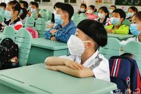 池州中小学生全部返校 有低年级孩子忘了教室在哪图片