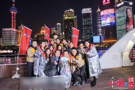 《极限挑战6》致敬抗疫英雄 笑中带泪体会医护人员艰辛图片