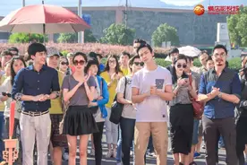 考古《古剑奇谭》开机照！杨幂李易峰陈伟霆同框图片