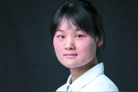 做好每一天的工作，也是为抗击疫情作贡献 浙江省中医院急诊科护士黄敬敬：退了回老家的车票 坚守岗位图片
