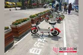 记者体验共享单车定点还车 停错地方关不上锁图片