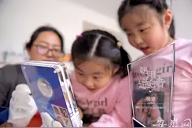 致敬白衣天使｜杨睿：做双胞胎女儿心中的“超级英雄”图片