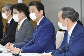 疫论·社会︱日本人为什么喜欢戴口罩？从“安倍口罩”说起图片