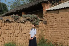石墙石屋，古树小院儿……来这里享受一场自然静谧 寻觅阡陌古韵，这边风景独好图片