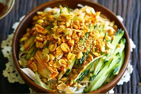 这碗拌面，绝了！开胃解腻，超级好吃，十分钟就能搞定哟图片