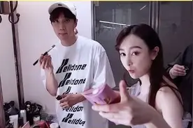 高调秀恩爱，劈腿风波就这么过去了？图片