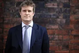 从拉斐尔底稿到英国脱欧花瓶——V&A馆长眼中的十件经典图片