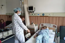 “最美退役军人”榜单上有她的名字 李美玉：从驻港部队女兵到护理组长图片