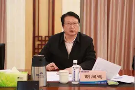 中纪委深夜打虎 中国船舶重工集团党组书记、董事长胡问鸣落马，曾任首艘国产航母研制总指挥图片