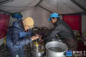 海拔6500米咋做饭？探访珠峰高山厨房图片