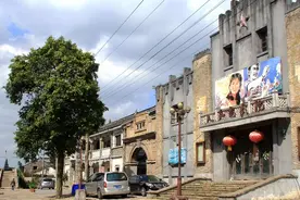 在影视基地的浓浓“民国风”中体验文化古镇的别样韵味图片