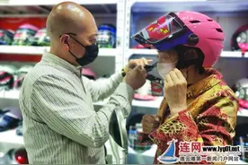 骑车安全意识提高 连云港电动车头盔出现热销图片