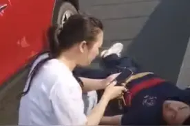 万家丽高架上助人的热心女司机找到了，她说救人是本能图片