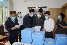 省法院党组副书记、副院长范思泓到莲湖法院督导调研扫黑除恶专项斗争工作图片