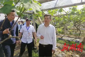 找准“好路子”挖断“穷根子”图片