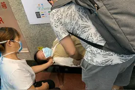 孕妇广州地铁站内破羊水 工作人员广播寻来医生共同救援图片