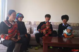 红星直击｜“悬崖村”村民县城新家：沙发电视热水器俱全，最大户型有100平方米图片