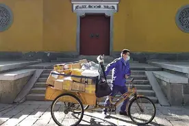在机动车禁行的海岛上 包裹都是这么送的图片