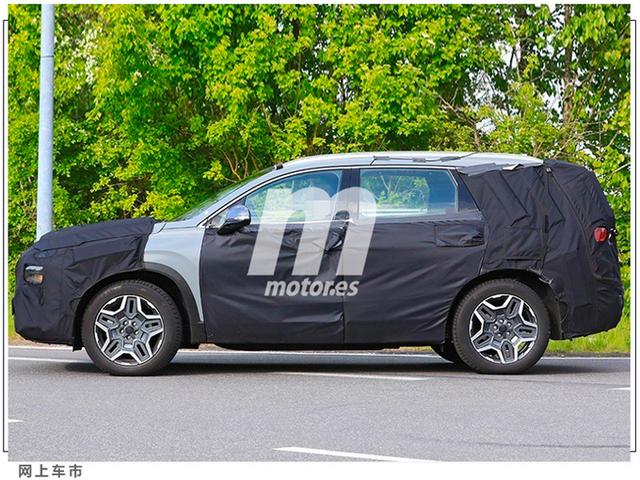 现代新款胜达！尺寸比大众途观L还大，本月亮相，外观造型更硬派